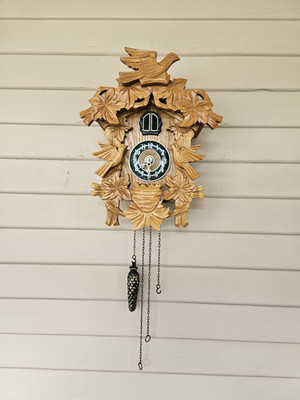 Vintage KAISER Quartz Maple Leaf Cuckoo Clock - Not Perfect