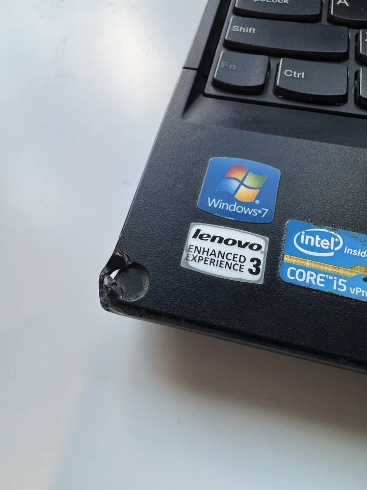 Tablet Lenovo ThinkPad X230 – i5-3320M / 8GB RAM / 256GB SSD – Windows 7 Foto 3 de 4