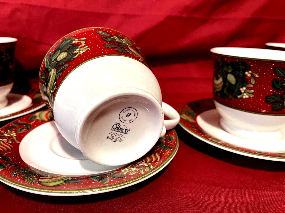 Gibson Boughs Of Holly 8 Piece Set Of 4 Each Christmas Holiday Cups & Saucers - Image 3 of 3
