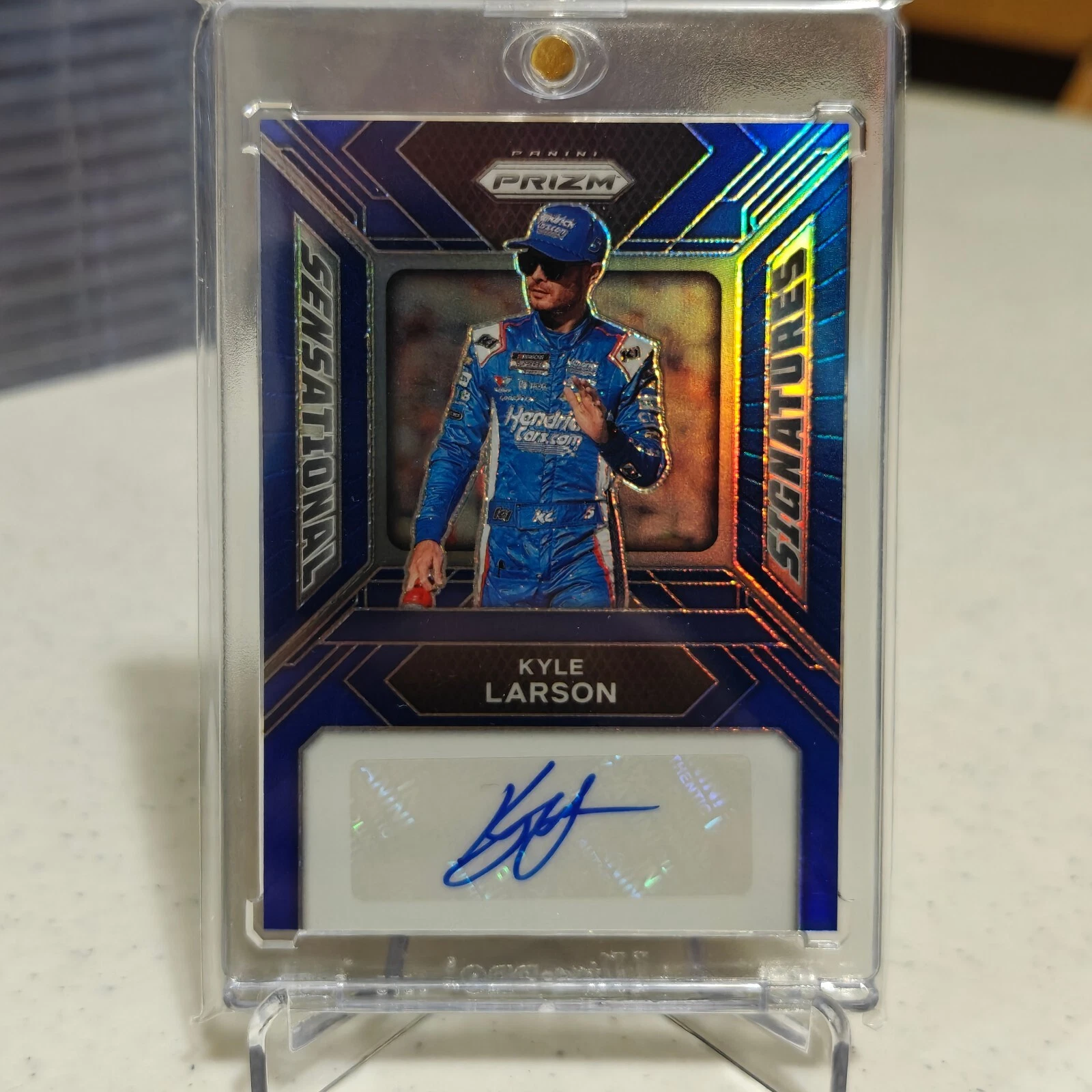 KYLE LARSON 2024 PANINI PRIZM RACING SENSATIONAL SIGNATURES BLUE PRIZM 14/25