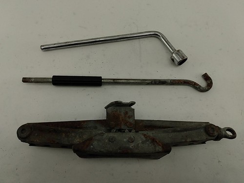Lexus SC400 SC300 Emergency Spare Tire Vehicle Jack With Tools Fits 1992-2000 92 - Picture 10 of 12