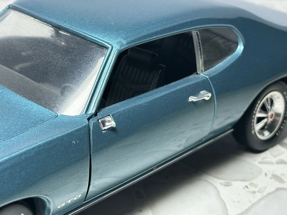 ERTL American Muscle 1:18 1969 Pontiac GTO Diecast – Azul/azul-petróleo – Como está LEIA - Imagem 3 de 4