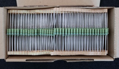 900x Metal Film Resistors 750Ω 750 Ohm Tolerance 5% Model 750RJ-X Unused