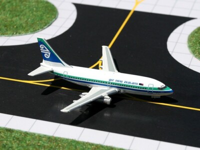 Air New Zealand Boeing 737-200 ZK-NAS GeminiJets GJANZ792 Scale 1:400 RARE
