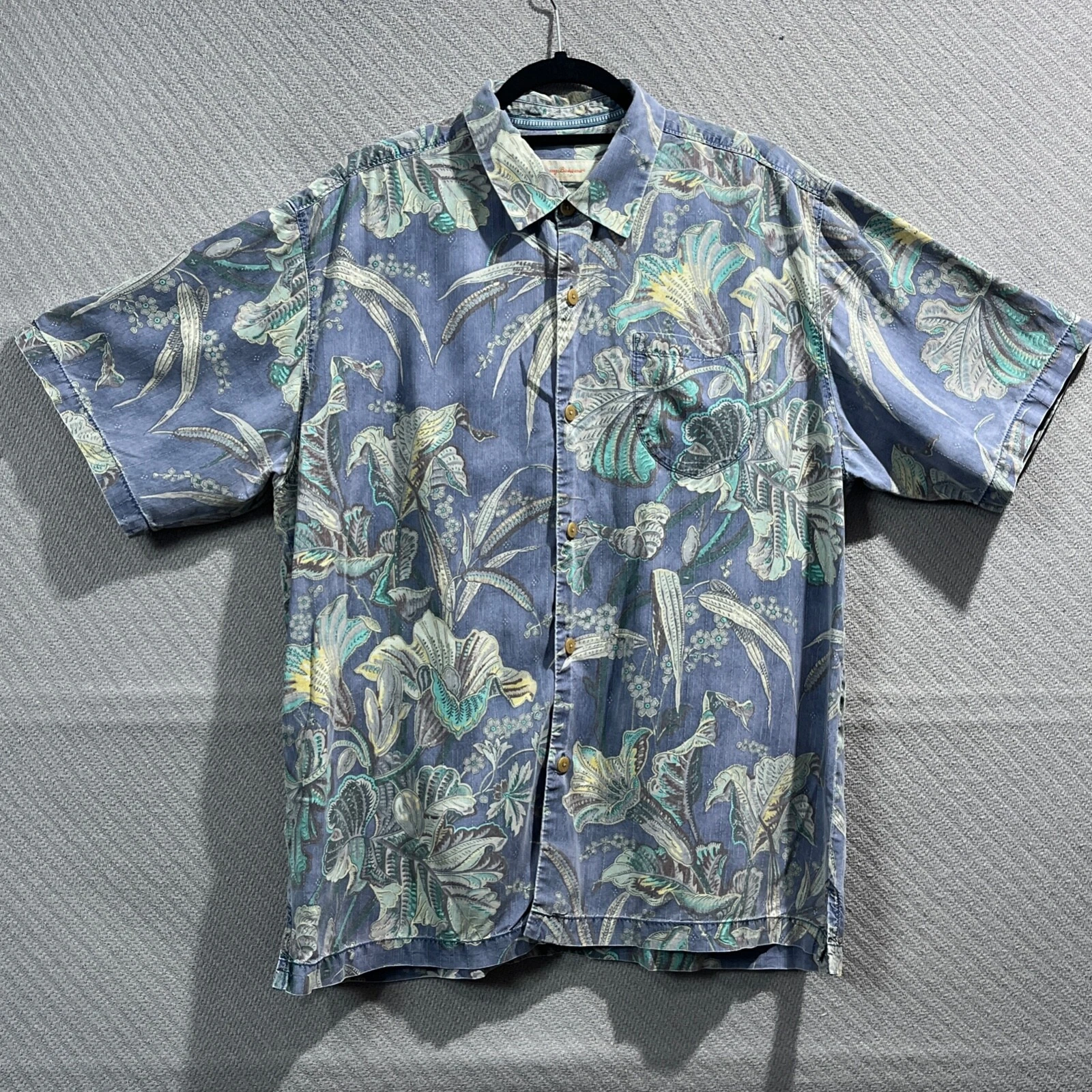 Tommy Bahama Shirt Mens Large Blue Button Up High Tide Floral Beach Resort