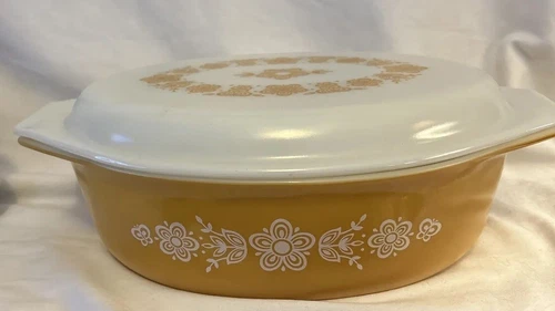 Vintage Pyrex Butterfly Gold Oval Casserole With Matching Lid 045 2.5 Qt