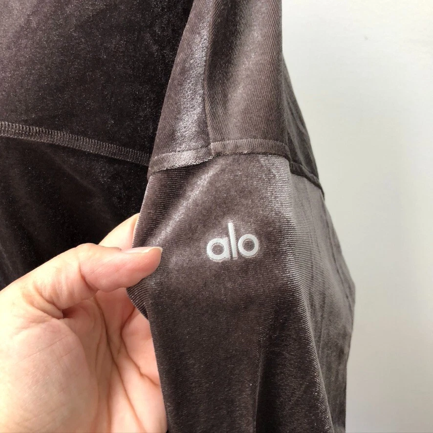 alo-yoga velour velvet cropped pullover athleisure hoodie