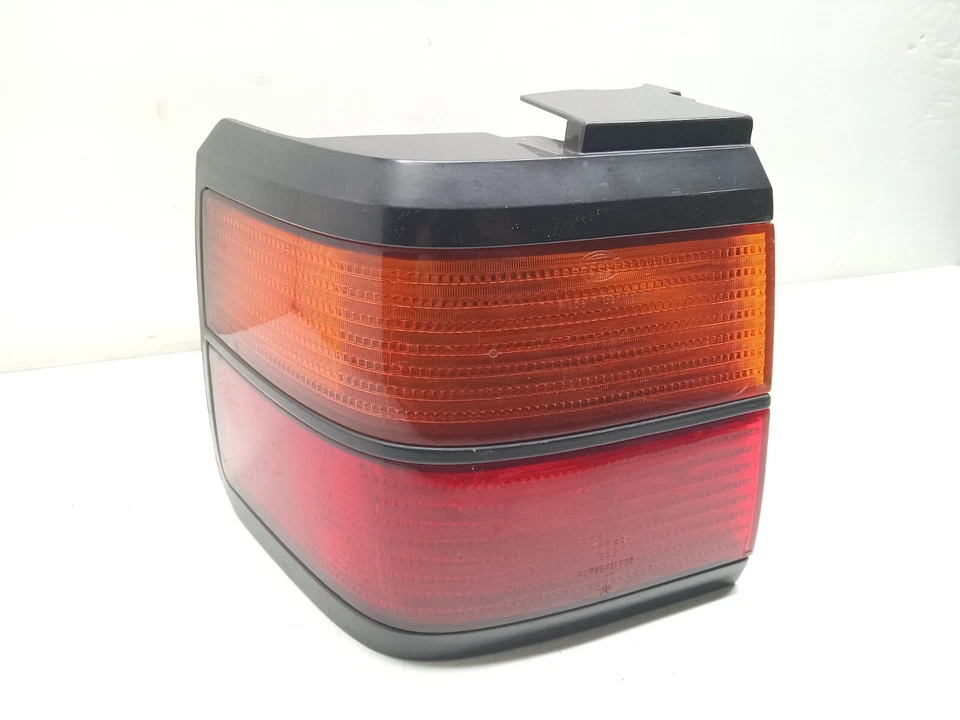 90-94 VOLKSWAGEN PASSAT ЛЕВАЯ СТОРОНА QTR ПАНЕЛЬ УСТАНОВЛЕН ЗАДНИЙ ФОНАРЬ OEM, 166-58466L - Изображение 2 из 4