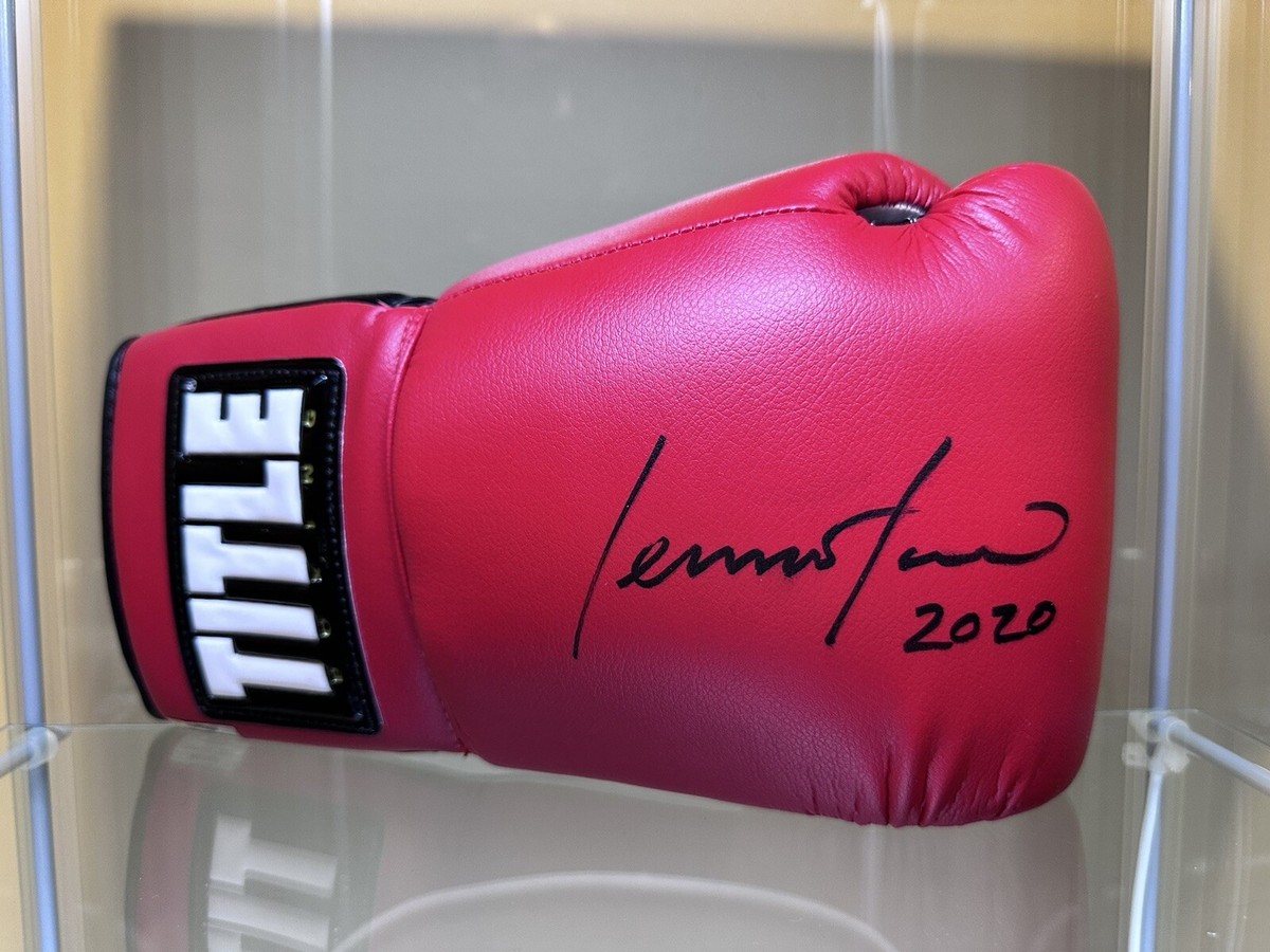 Lennox Lewis Signed Title Boxing Glove with Super Crisp 2020  Inscription
