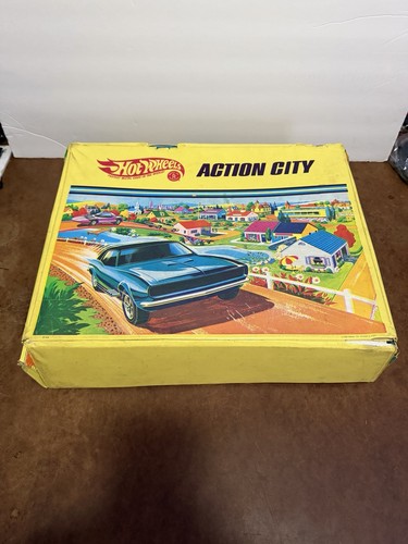 Vintage 1968 Hot Wheels Action City Playset 5158 Redline Yellow USA