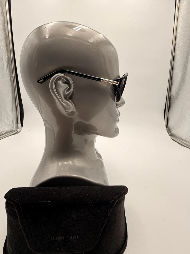 Gafas de sol para mujer Tom Ford negras brillantes con forma de ojo de gato montura completa FT1090 01A Foto 2 de 3