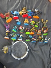 Skylander Bundle 24 In Total Plus Portal and Figures Nintendo wii/will ps3/ps4