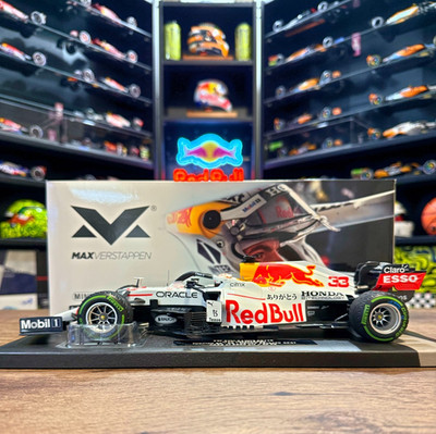 1:18 MINICHAMPS Red Bull RB16B Max Verstappen #33 2021 Turkish GP Honda Livery