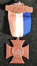 ESCASO F.C.L. CINTA INSIGNIA MEMBRESÍA CUERPO SOCORRO MUJER 1883. B1863
