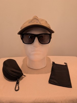 Ray-Ban Justin sunglasses with polarized lenses. Comes With A New Case