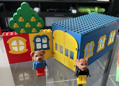 Lego Fabuland Haus mit 2x Minifigur Barney Bear rot blau und Maus schwarz gelb