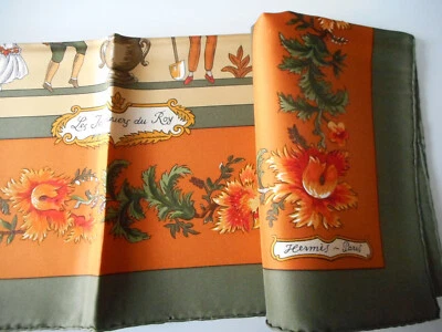 Authentique carré/foulard VINTAGE 100% soie HERMES/Paris "LES JARDINIERS DU ROY" - Photo 1/4