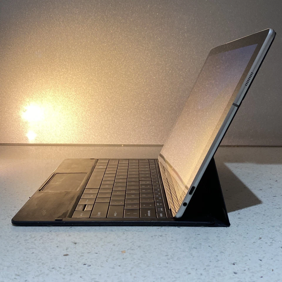 Genuine Samsung Galaxy TabPro S 12" Touch Screen, 4GB, 128GB, Win 10 Pro #309 - Image 4 of 4