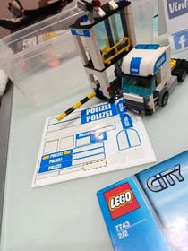 LEGO 7743 city police command truck with instructions.