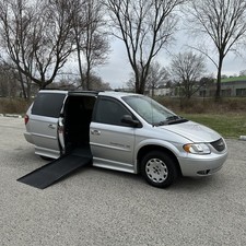2002 Chrysler Town & Country HANDICAP POWER WHEELCHAIR RAMP CLEAN CARFAX