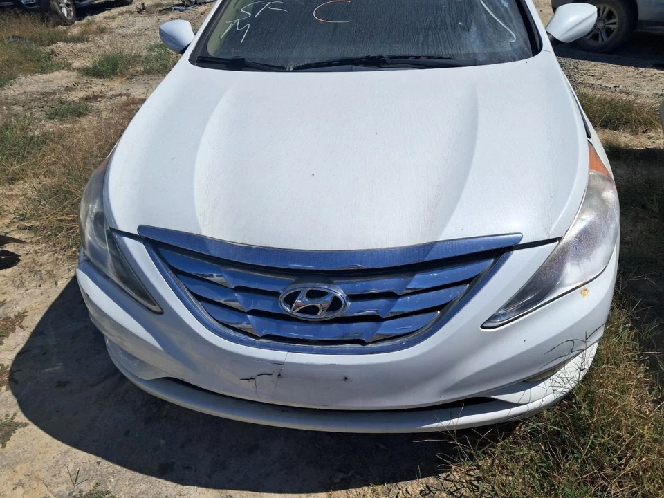 2013 现代索纳塔发球杆左挡泥板原始设备制造商 6T1 4DR SED WHT 二手 133K 英里 — 第 2/4 张图片