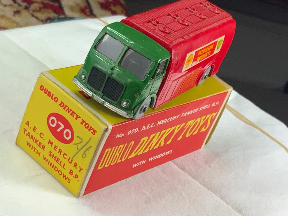 Carcasa cisterna de mercurio DUBLO Dinky Toys # 070 AEC BP casi nueva en muy buen estado con ventanas Foto 3 de 4