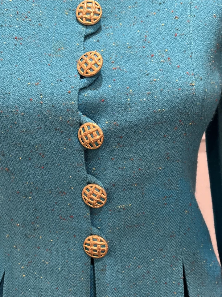 Traje Noviello Bloom Vintage Talla 4, Más Falda Adicional, Color Turquesa Foto 2 de 4