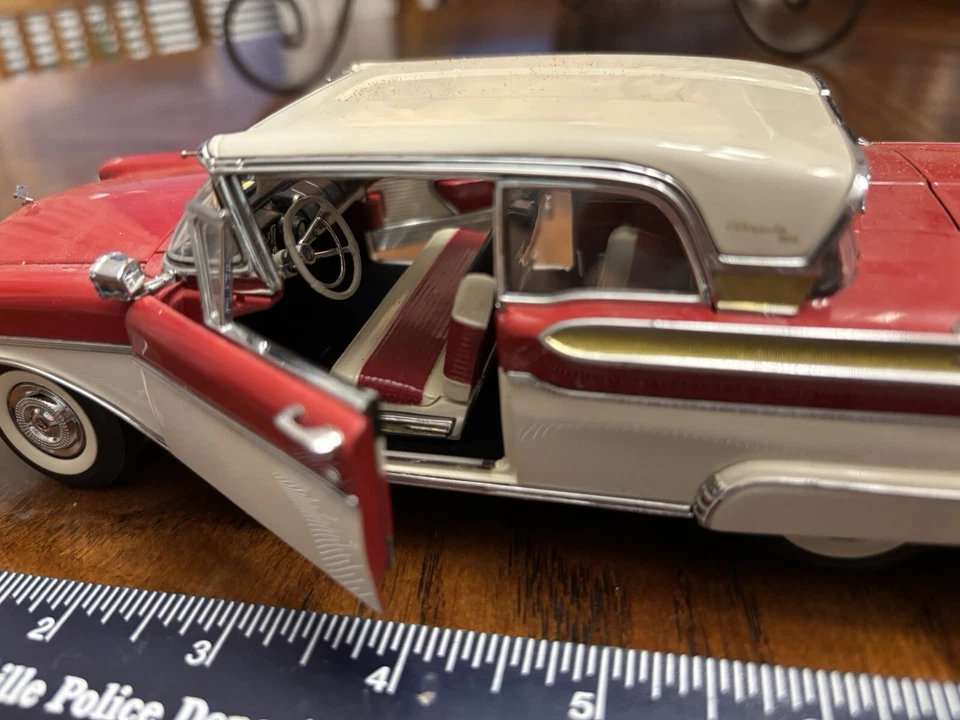 Rare, 1/24th Scale Danbury Mint Diecast 1957 Mercury Turnpike Cruiser - Image 2 of 4