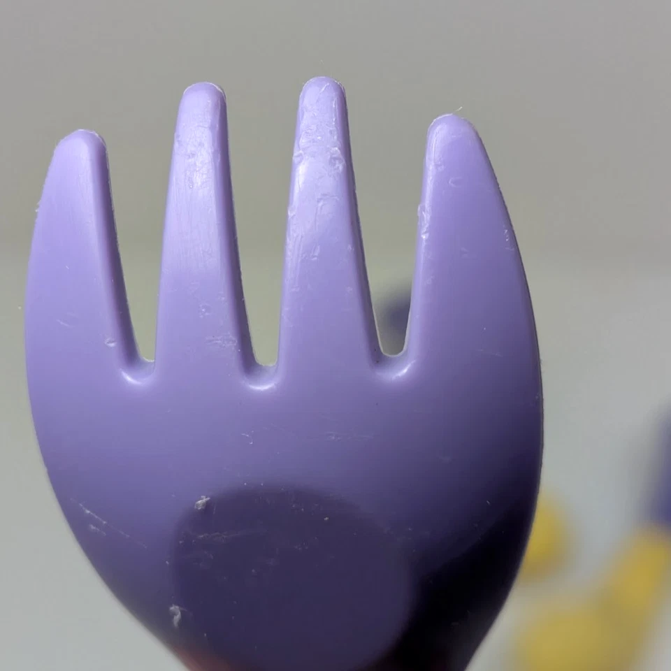 Tenedor de cuchara Tupperware de agarre suave (juego 3) bebé niño 4449A 4448A púrpura amarillo Foto 4 de 4