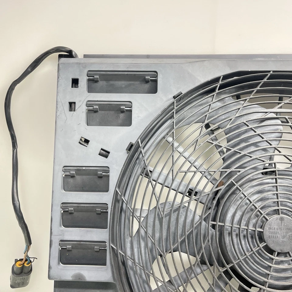 2002 - 2008 BMW 750 745Li E66 RADIATOR COOLING MOTOR FAN OEM 6921925 - Изображение 2 из 4