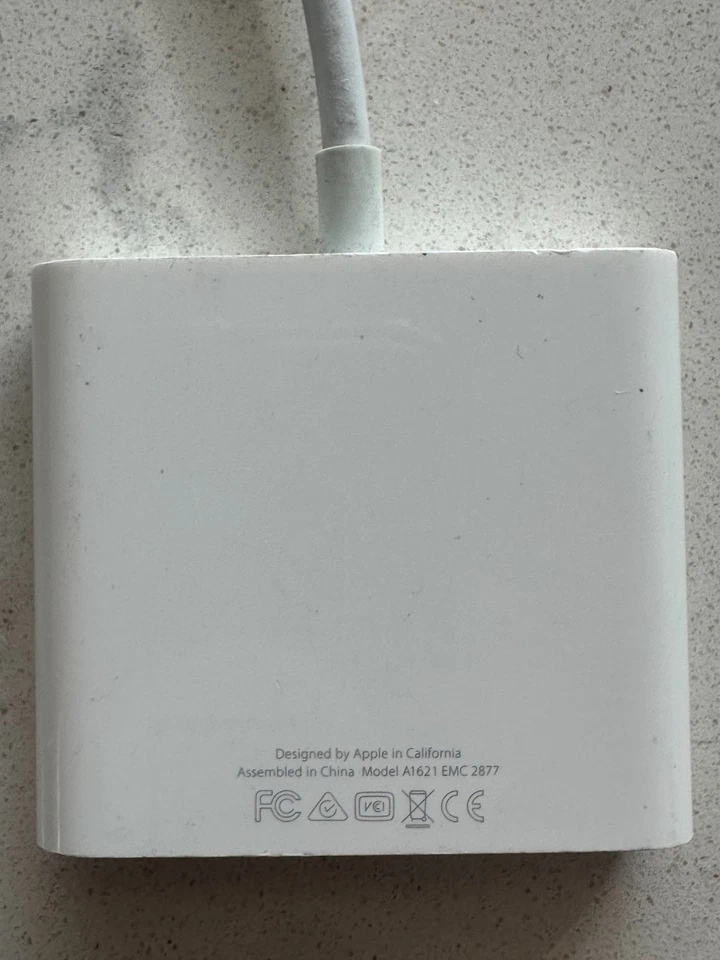 Adaptador multipuerto USB-C TO AV digital OEM Apple A1621 MUF82AM/A HDMI USB-A Foto 4 de 4