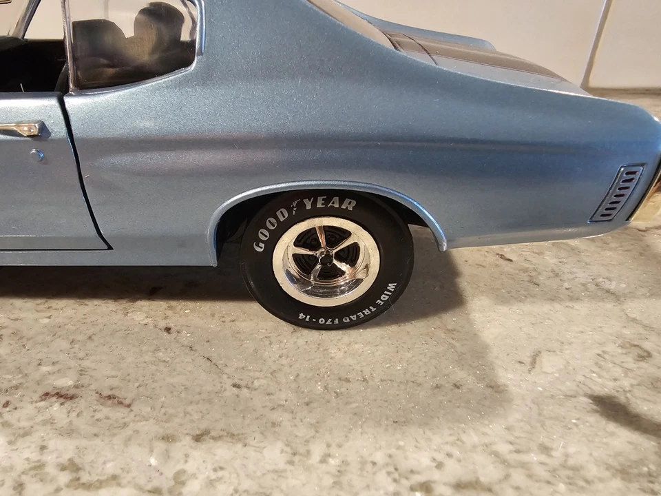 american muscle 1:18 die cast 1970 chevelle Ss 454 Ls 6 Blue No Box  - Image 3 of 4