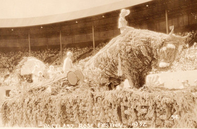 1932 Rose Festival Bull Parade Float Portland OR Original RPPC Postcard
