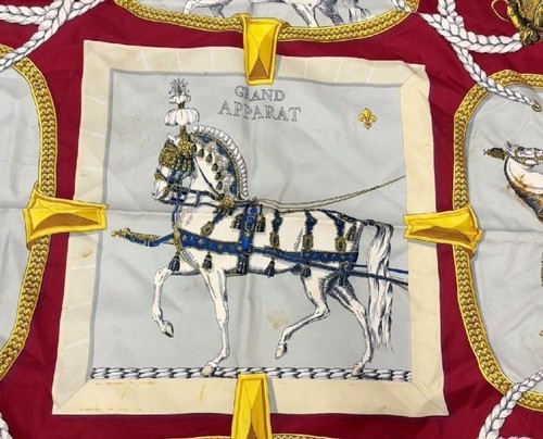 HERMES GRAND APPARAT Carre 90 Seide 100% Schal rot Etikett ohne Karton gebraucht.