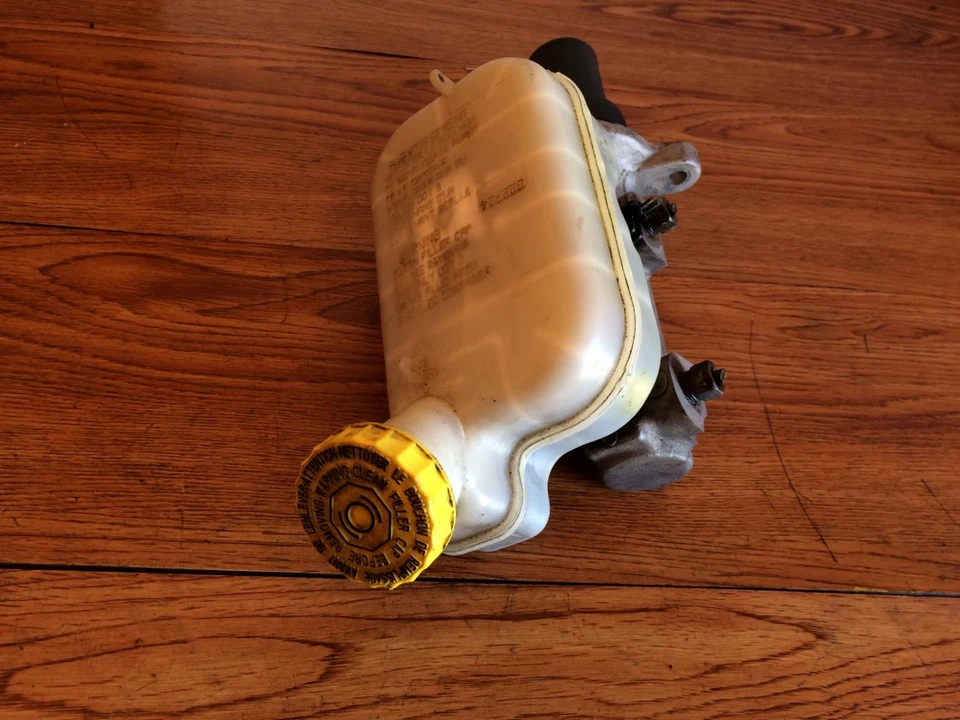 2004 2005 2006 2007 2008 CHRYSLER PACIFICA CONJUNTO DE CILINDRO MESTRE DE FREIO FABRICANTE DE EQUIPAMENTO ORIGINAL - Imagem 3 de 4