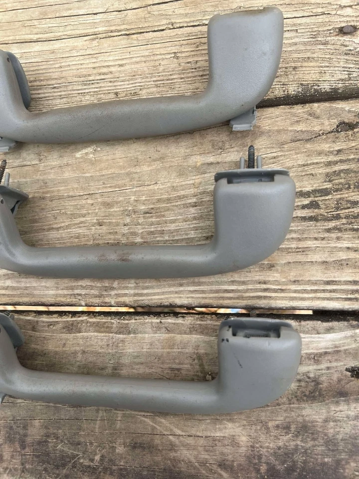 Chevrolet Impala 2000-2005 OEM lado del pasajero delantero mango de agarre 03 04 Foto 3 de 4