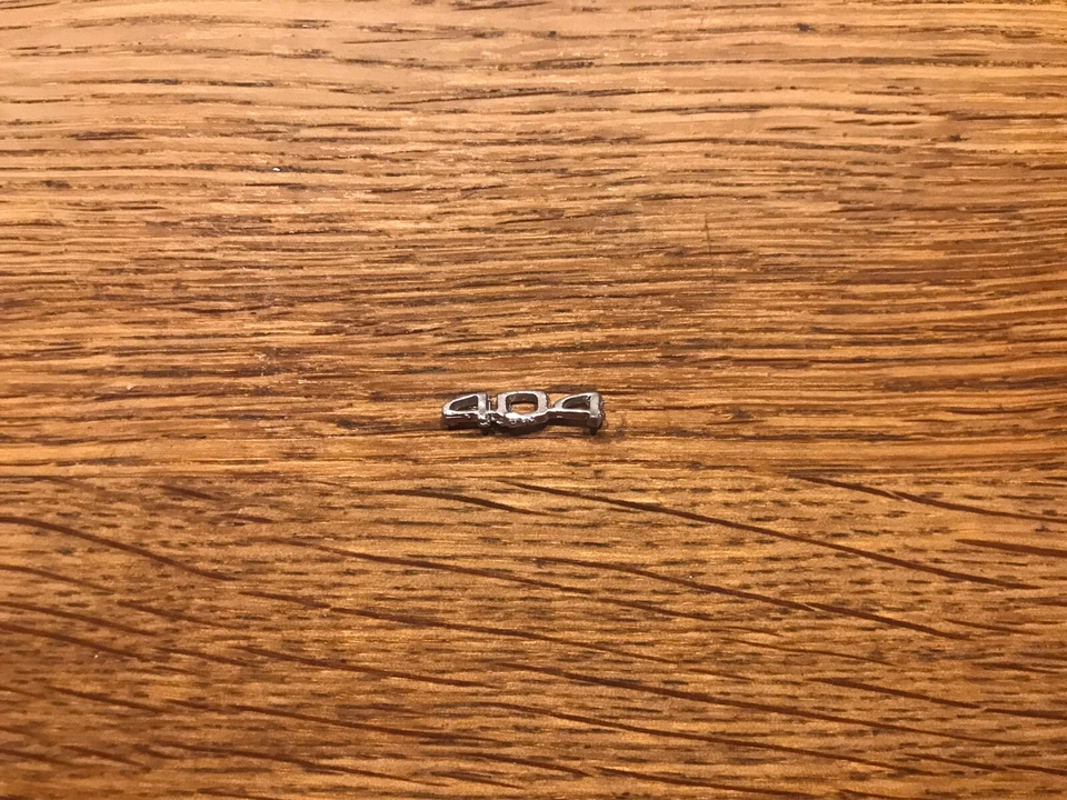 Logo 404 pour l’avant des voitures Peugeot 404 Joustra en tôle