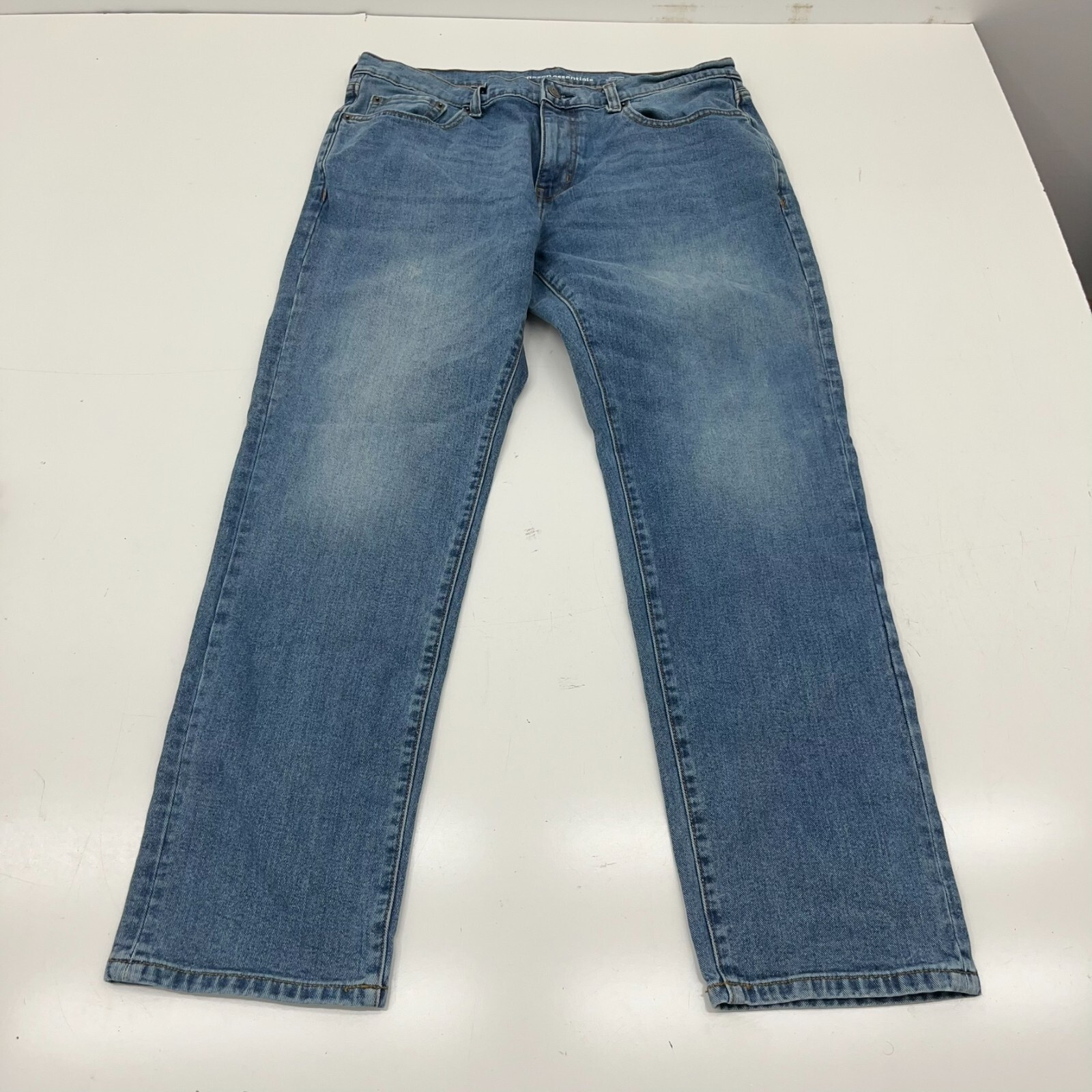 Amazon Essentials Medium Blue Athletic Jeans Men'… - image 1