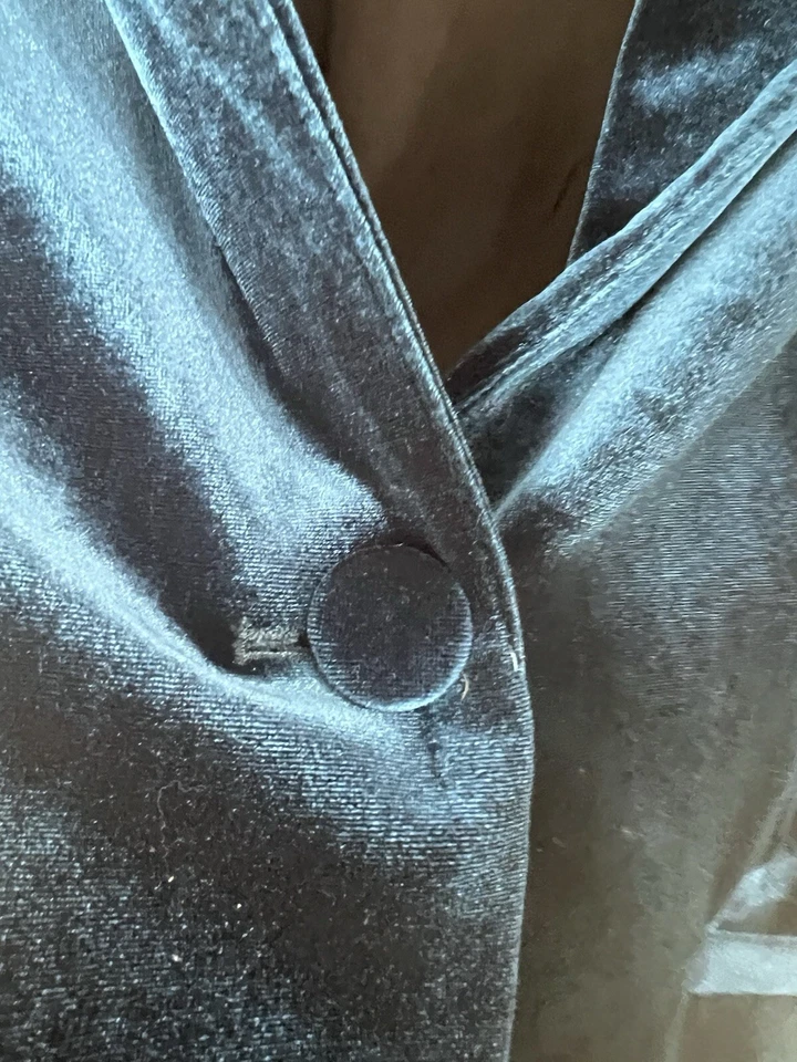 Women's Blue Velvet One Button Lined Pockets Blazer , Jacket Size 6 - Image 2 of 4