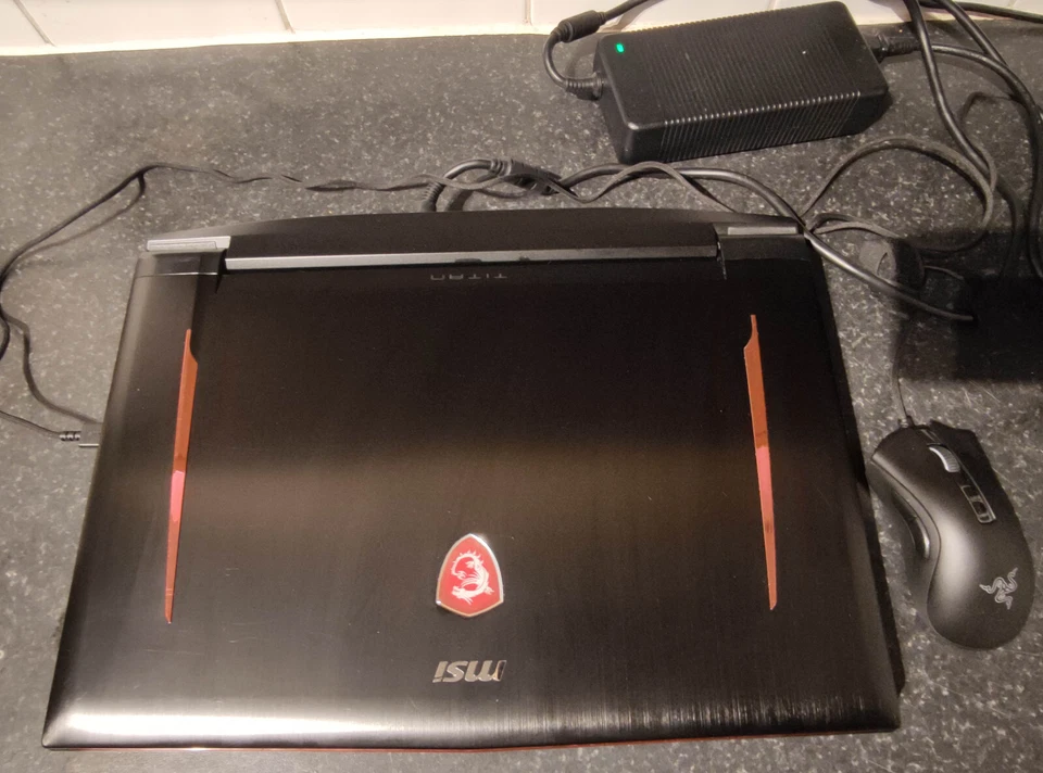 MSI Titan Pro 17.3" GTX 1080 i7-7700HQ 16GB RAM 256GB SSD 1TB HDD 120Hz GT73EVR7 - Image 2 of 4