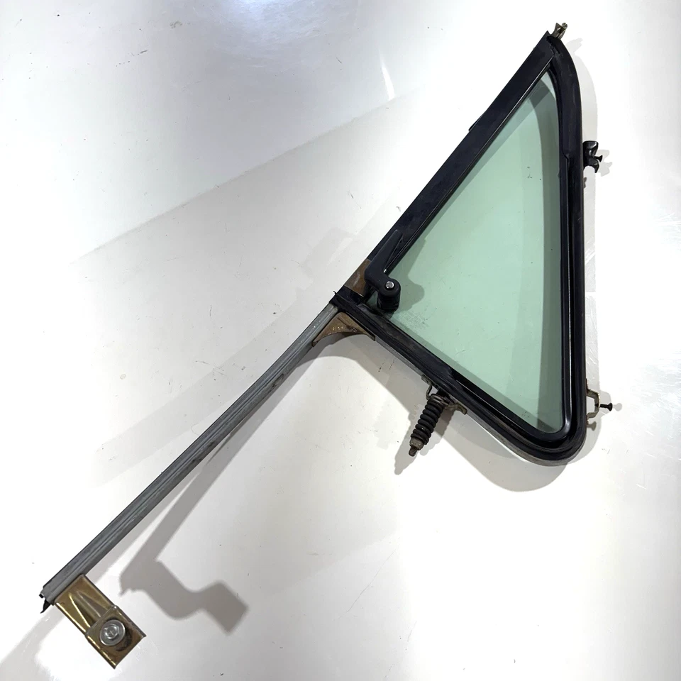 1971-1996 Chevrolet G-Series vent glass LH (driver wing window) G10, G20, G30 - Image 3 of 4