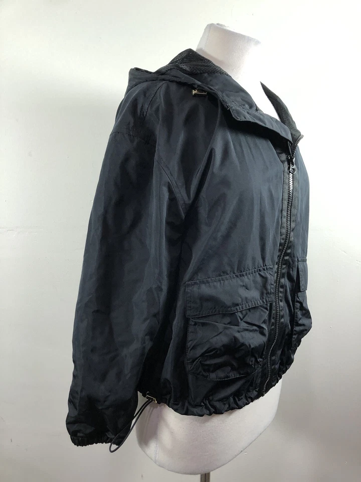 Chaqueta cortavientos Old Navy Active con capucha negra para mujer talla XS bolsillos Foto 2 de 4