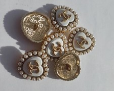 5 Chanel Buttons 23 mm White Pearl Hearts