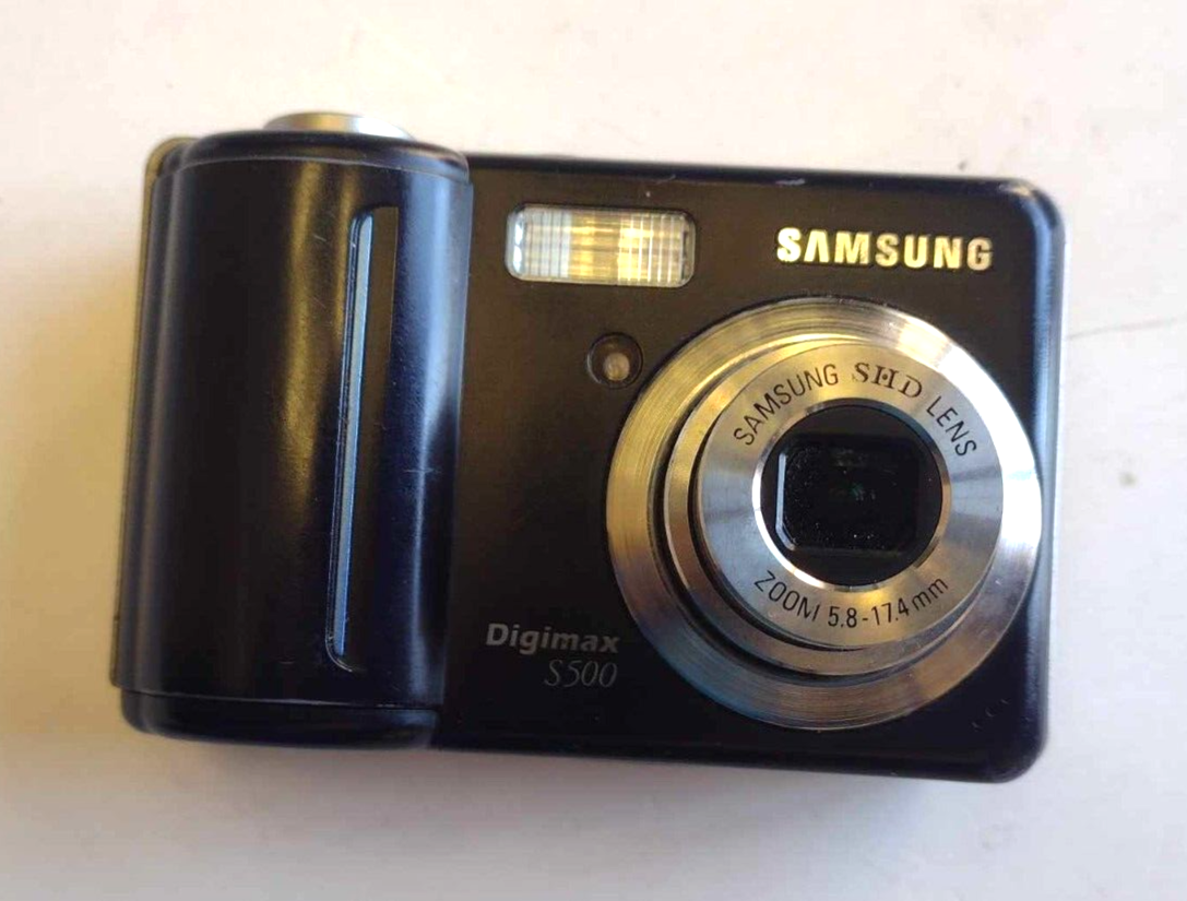 Samsung Digimax S500 5.1MP Digital Camera Black - For Parts or