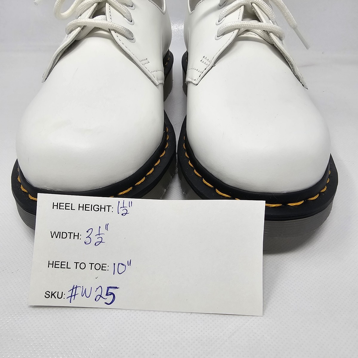 Dr Martens Men's Size 6/ Women Size 7 White Leather Oxford Shoes