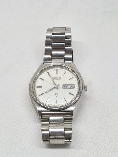 Vintage Seiko Quartz Day Date Watch 7045-503 Japan Stainless Steel