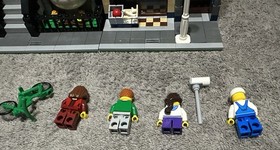 LEGO Creator Expert 10218 PET SHOP Modular Building 100% Complete Manuals No Box