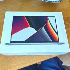 Apple MacBook Pro 14 Zoll M1 Max 64GB RAM 2TB SSD Silber (2021)