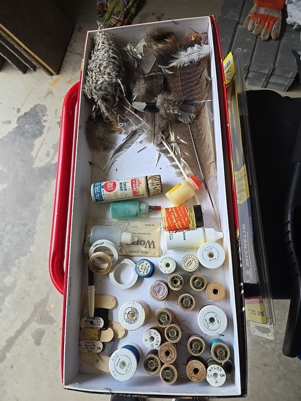 VINTAGE ( FLY TYING ) KIT with EXTRA'S/ USED/ SEE PHOTOS