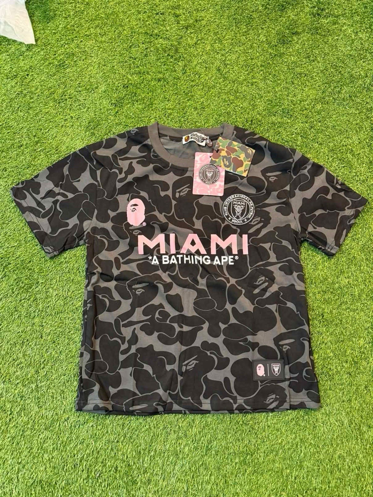 A Bathing Ape BAPE Miami Camo Logo Graphic Crew Neck Short Sleeve T-Shirt Men M